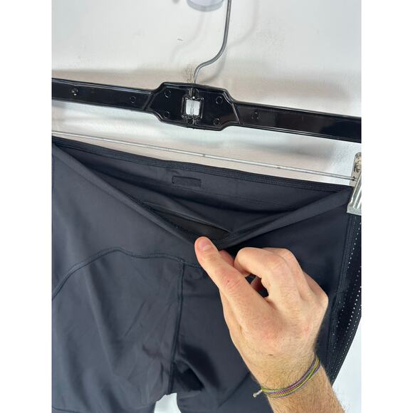 Athleta Hit It 9 Inch Bike Shorts Black Size Small Athletic Gym Casual - Picture 13 of 13